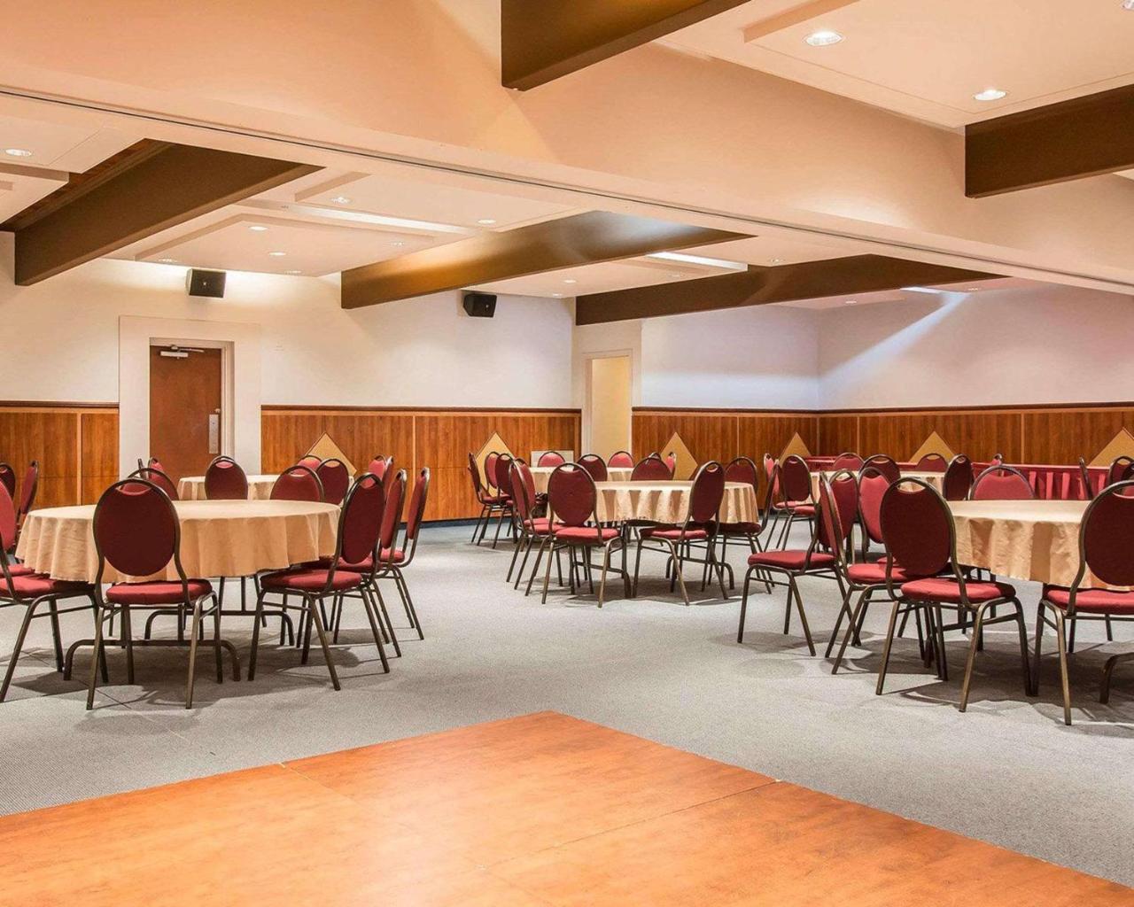 Hotel Danube Bleu Forestville Εξωτερικό φωτογραφία